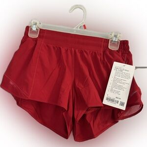 lululemon Hotty Hot Low-Rise Lined Short 2.5"